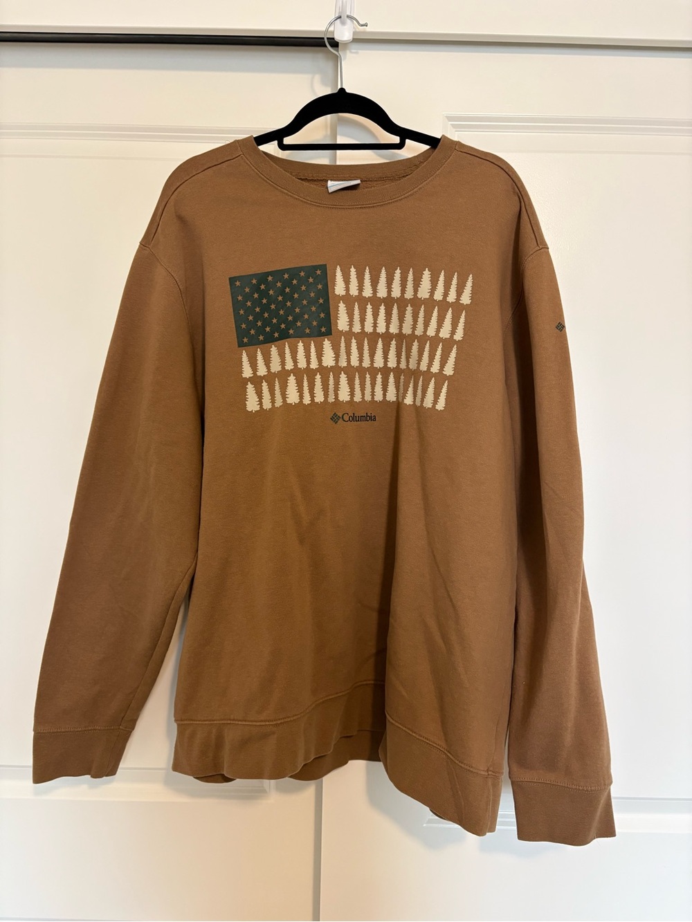 Columbia Men's Tan Graphic Crewneck Sweatshirt